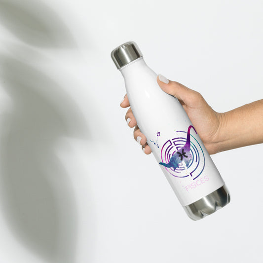 This easy to use, leakproof water bottle keeps drinks hot or cold.